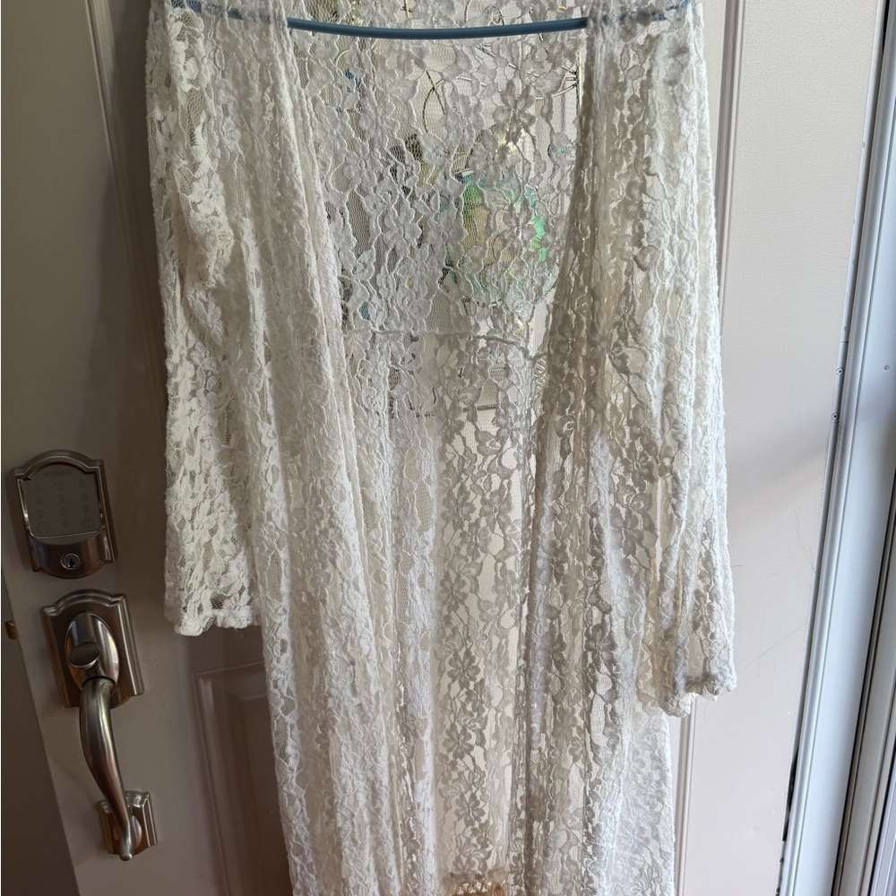 T Party Fashion Lace Wrap - Cream